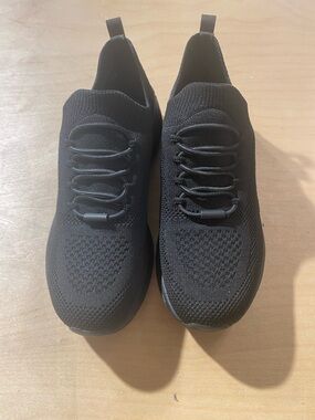 Bob’s Skechers Black Knit Slip-On Athletic Sneakers 7.5 (Box1)